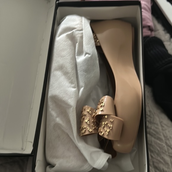 Women's size 6 Melissa Ultragirl Sweet XVI in Beige/Gold New in box - Picture 3 of 9